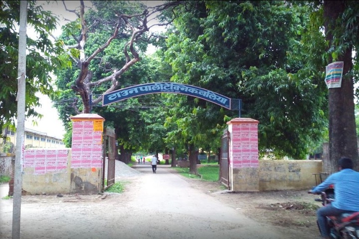 https://cache.careers360.mobi/media/colleges/social-media/media-gallery/11852/2019/2/27/Campus Entrance Gate of Town Polytechnic Ballia_Campus-View.JPG